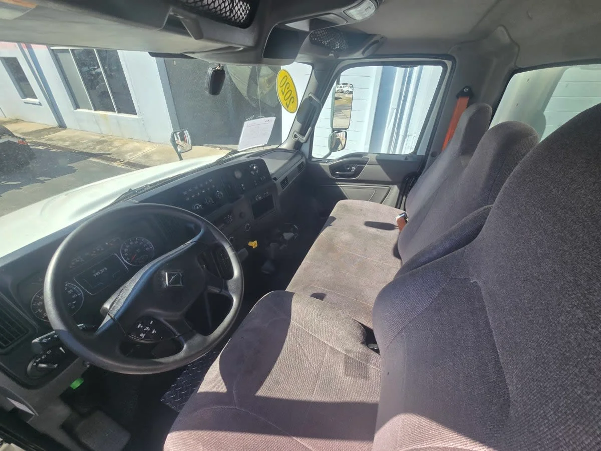 2020 International MV - image 7