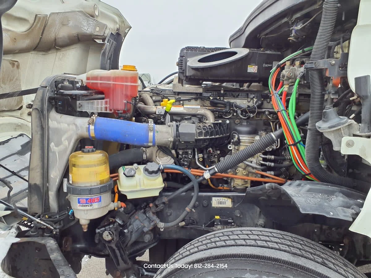 2020 Freightliner Cascadia in Clarksville, IN — photo 8