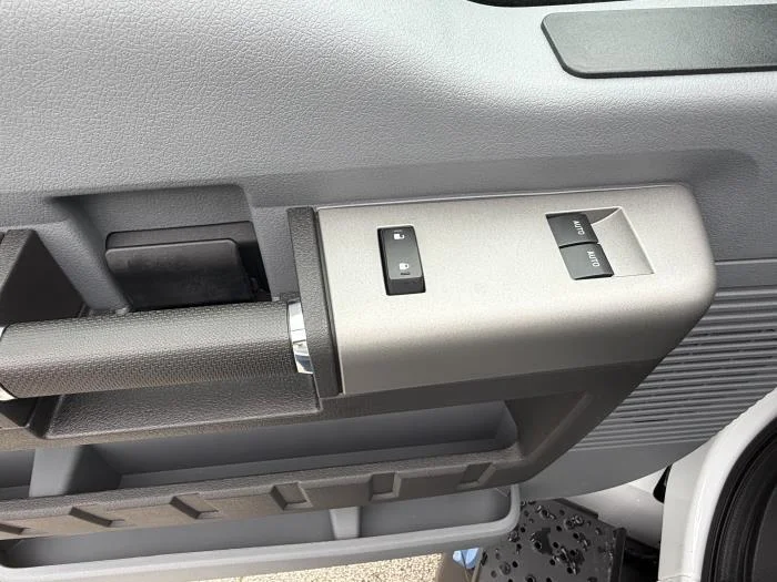 2027 Ford F-750 — photo 9