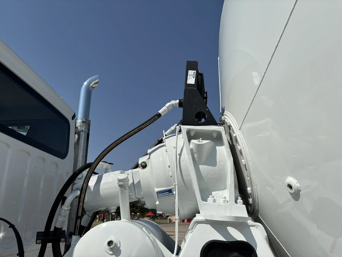 2027 Freightliner 114SD — photo 11