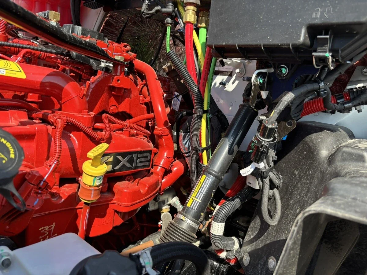 2027 Freightliner 114SD — photo 23