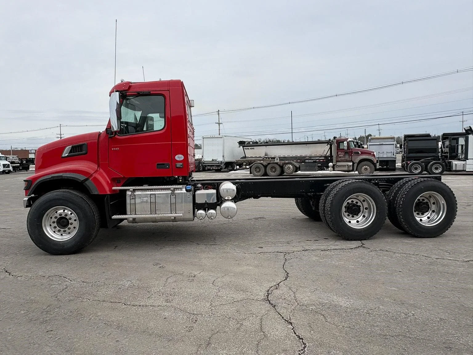 2026 Volvo VHD 300 in Hermon, ME — photo 3
