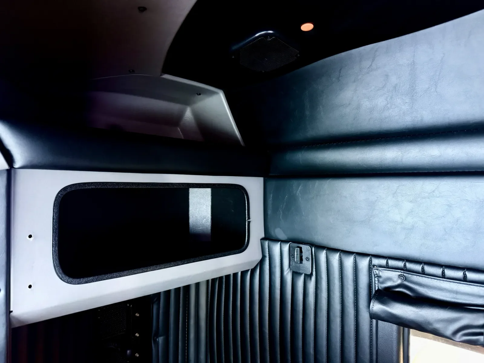 2018 Kenworth W900 - image 22