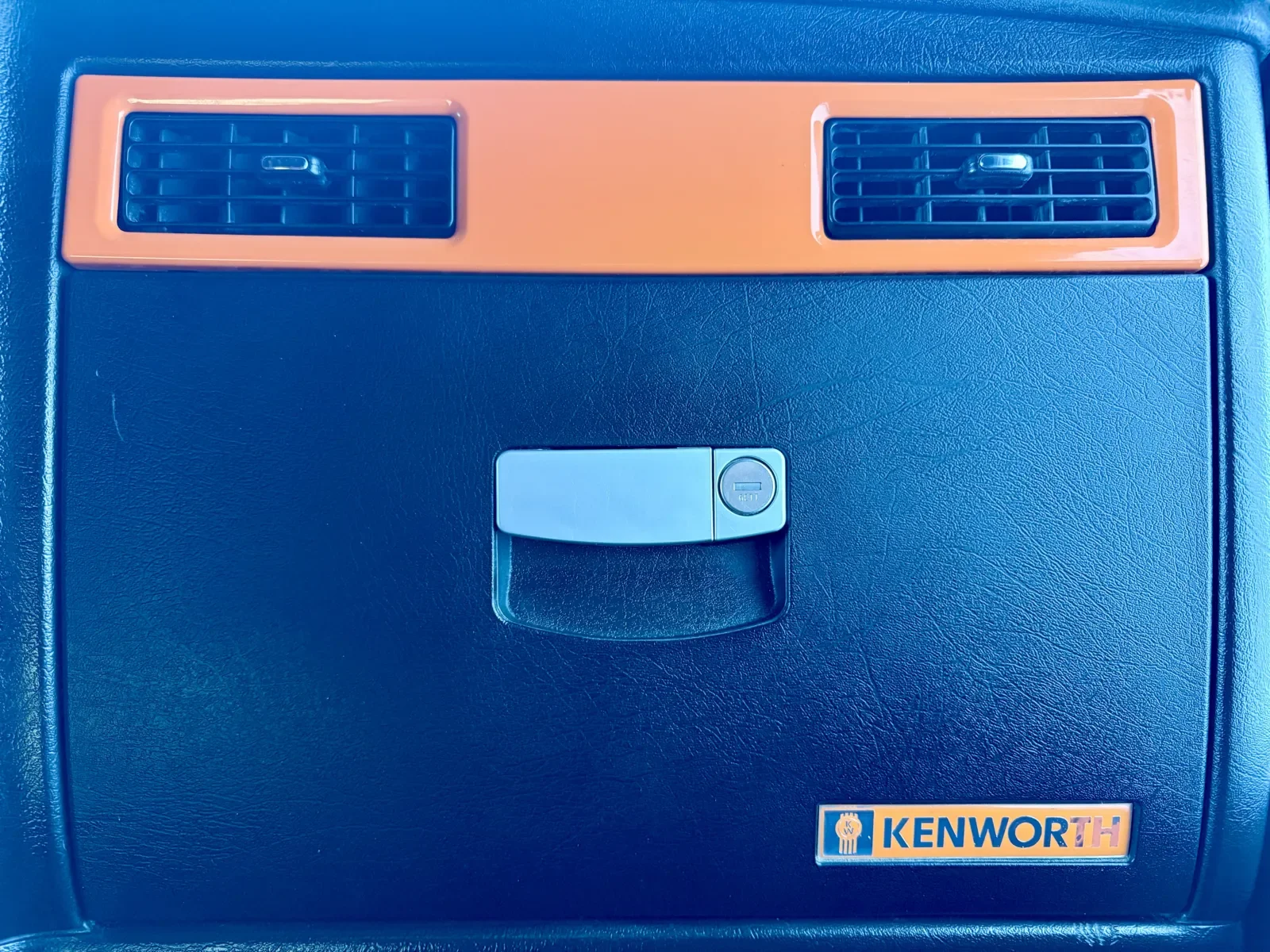 2018 Kenworth W900 - image 19