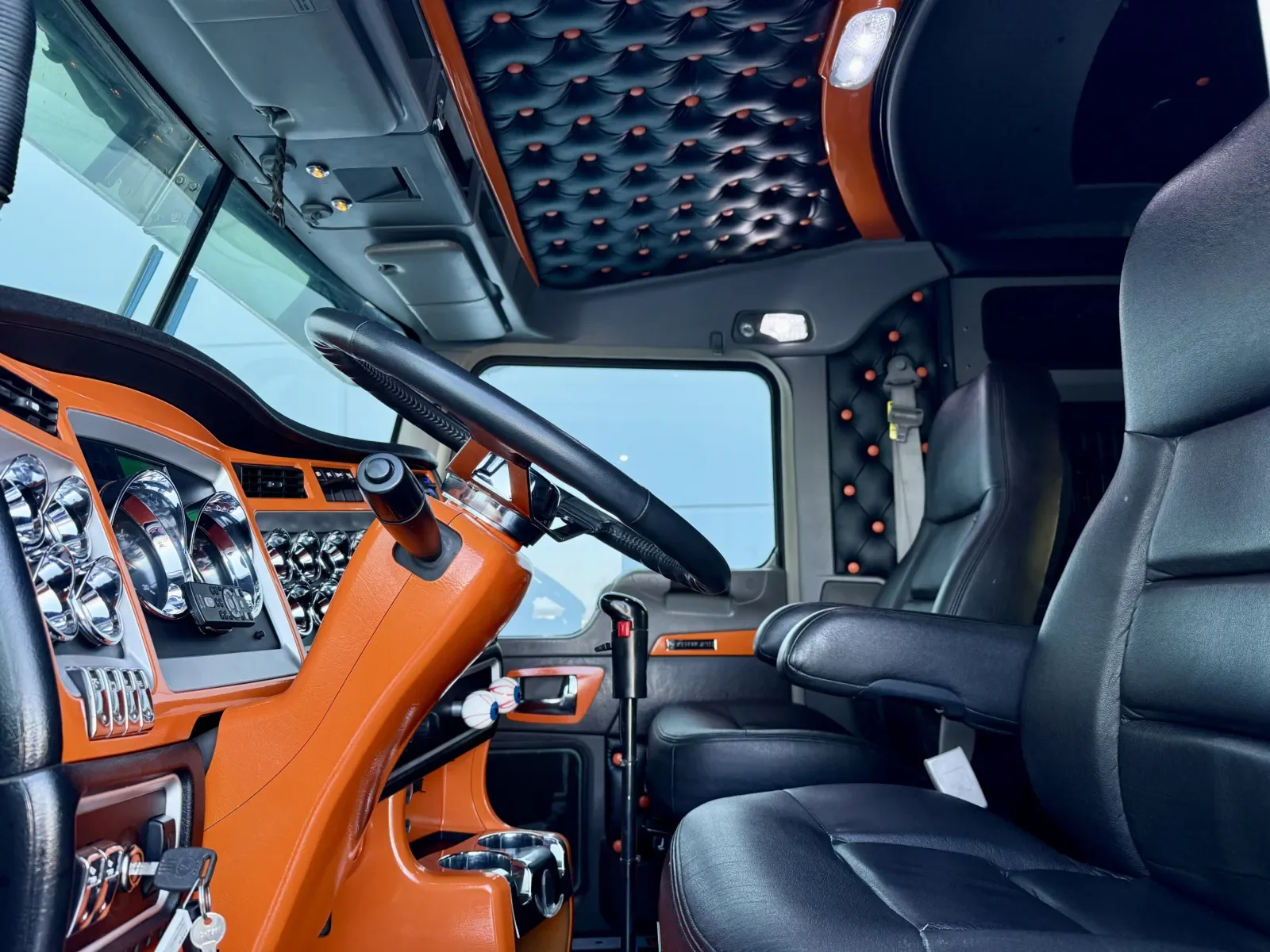 2018 Kenworth W900 - image 14