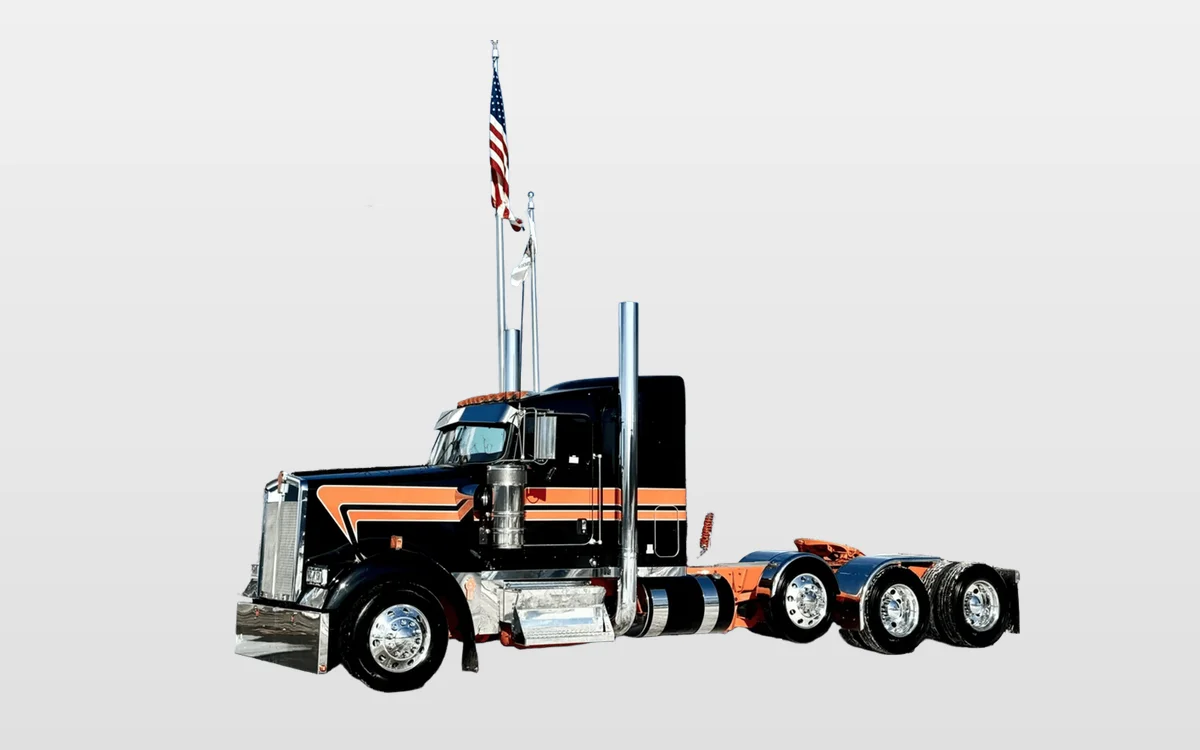 2018 Kenworth W900 - image 1