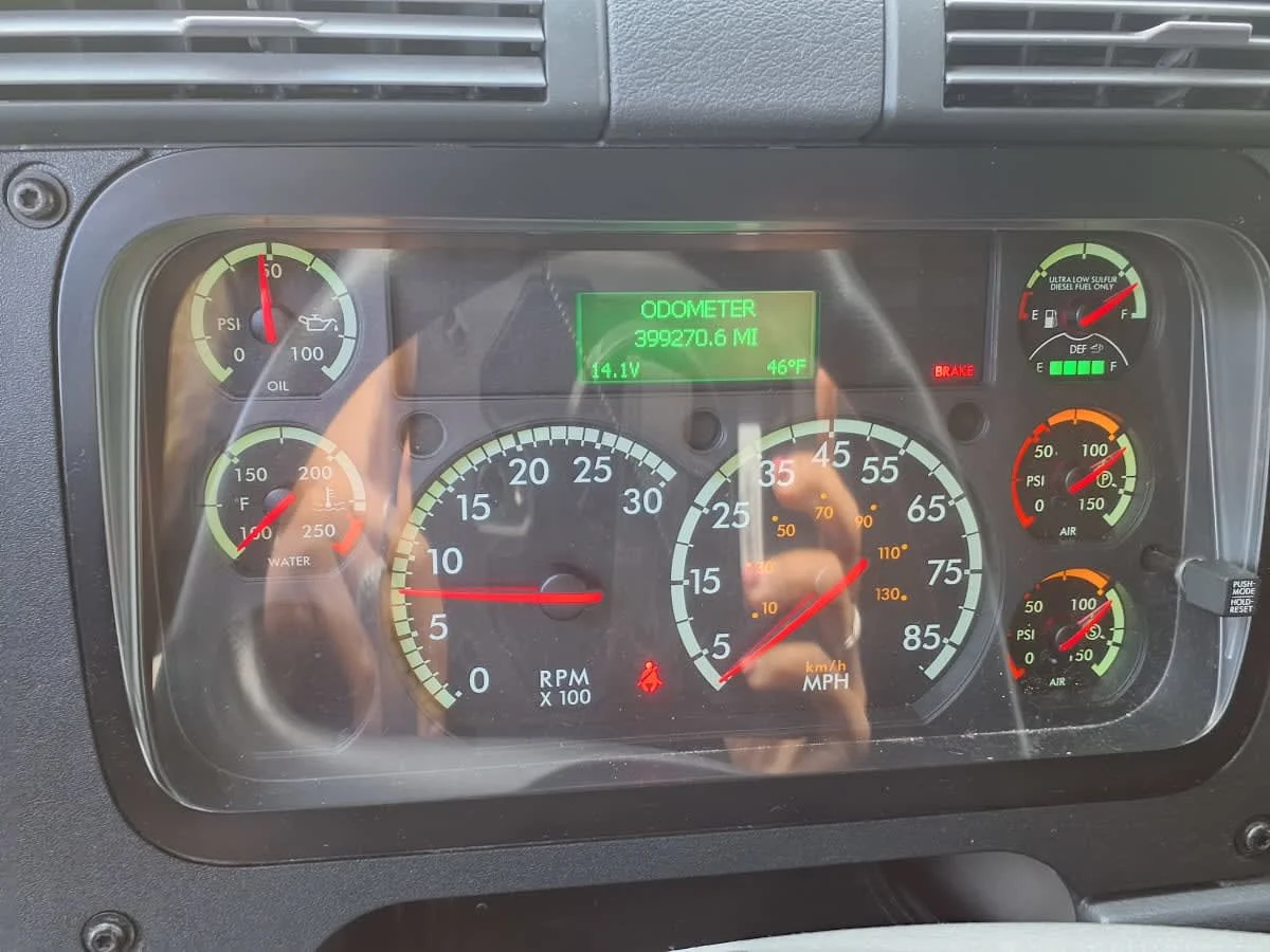 2020 Freightliner Cascadia - image 12