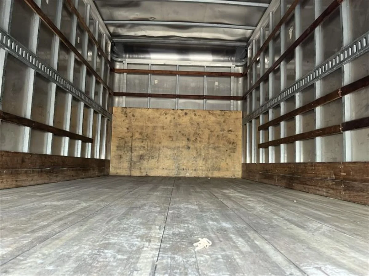 2019 Isuzu NPR - image 8