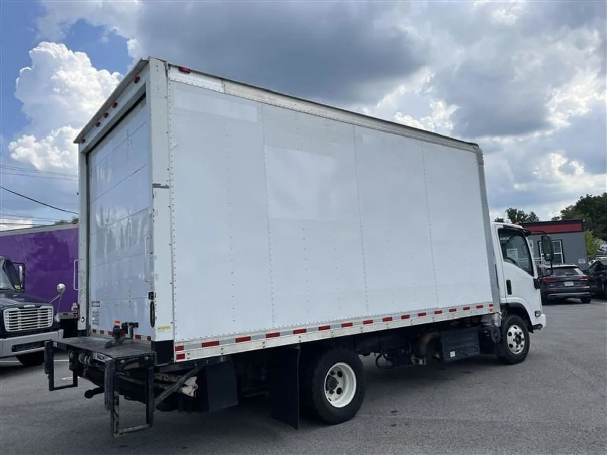 2019 Isuzu NPR - image 4