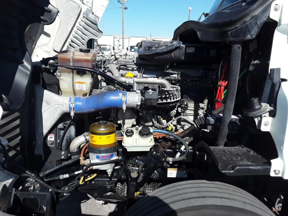 2020 Freightliner Cascadia in Phoenix, AZ — photo 8