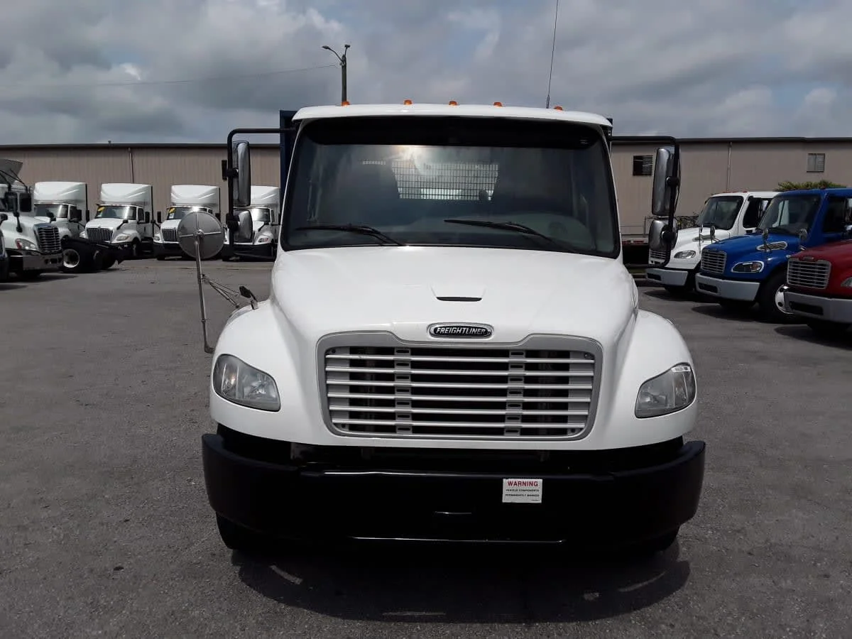 2016 Freightliner M2 106 in La Vergne, TN — photo 2