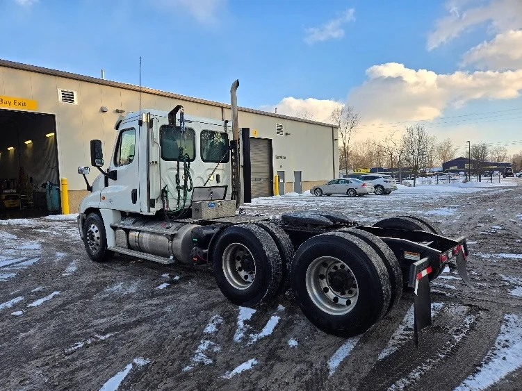 2019 Freightliner Cascadia in Ypsilanti, MI — photo 5