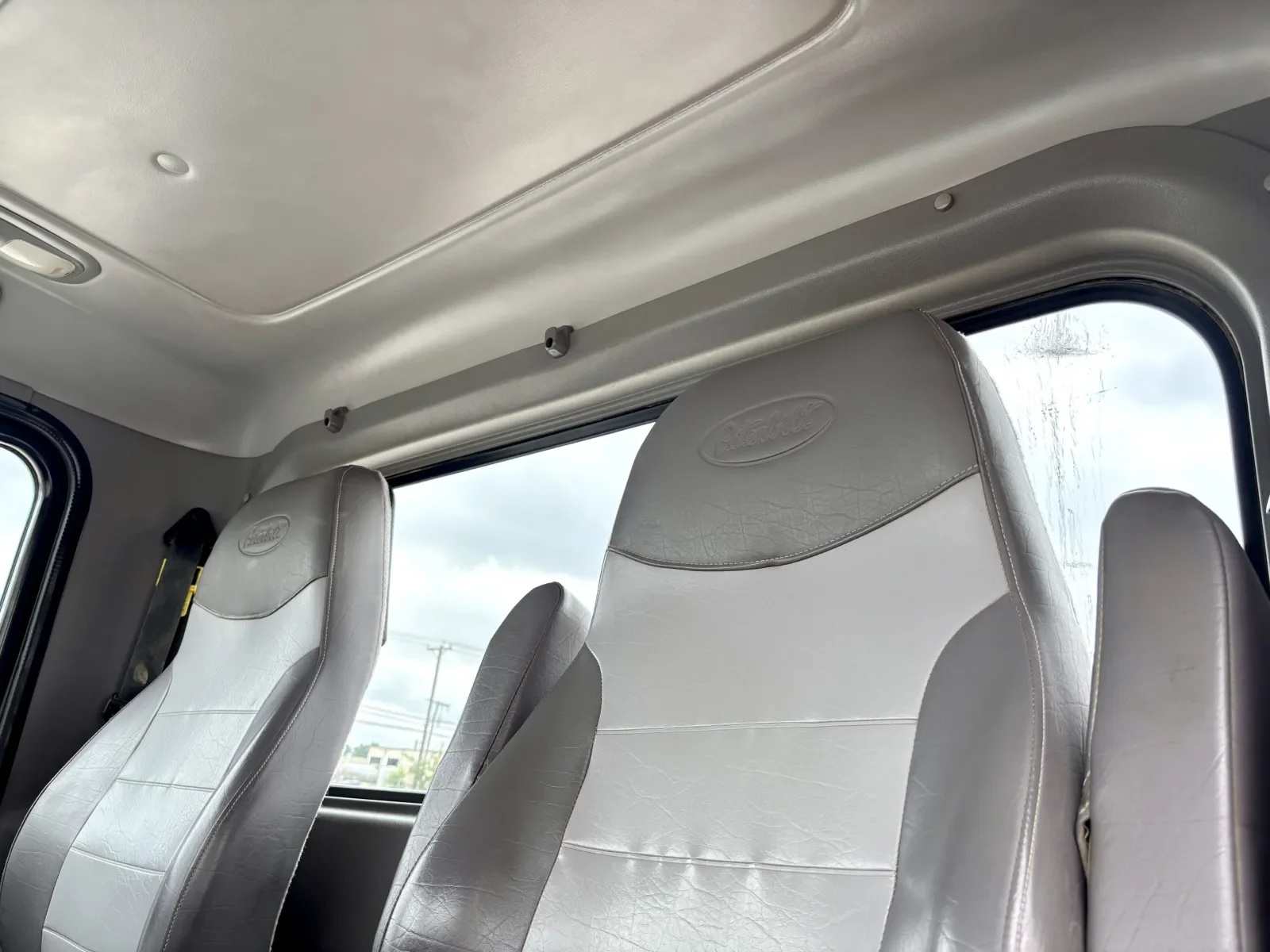 2013 Peterbilt 365 - image 20