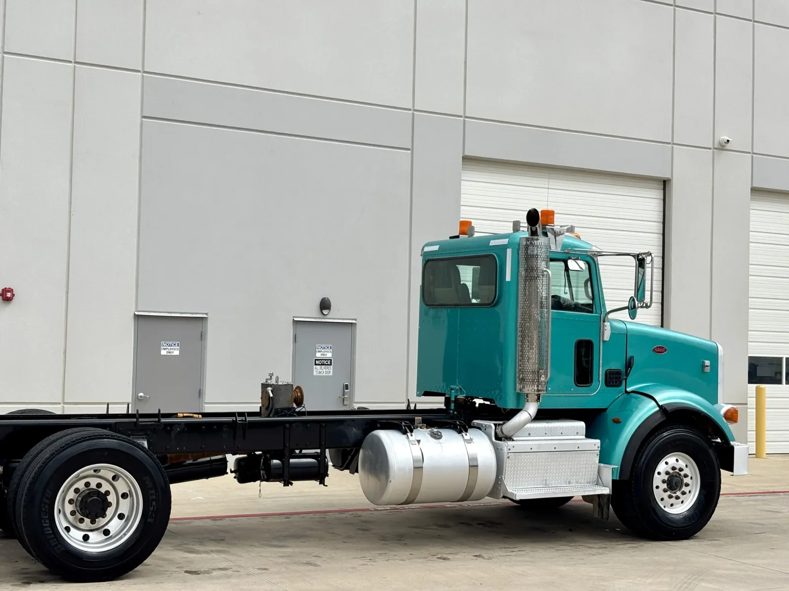 2013 Peterbilt 365 in Hutchins, TX — photo 7