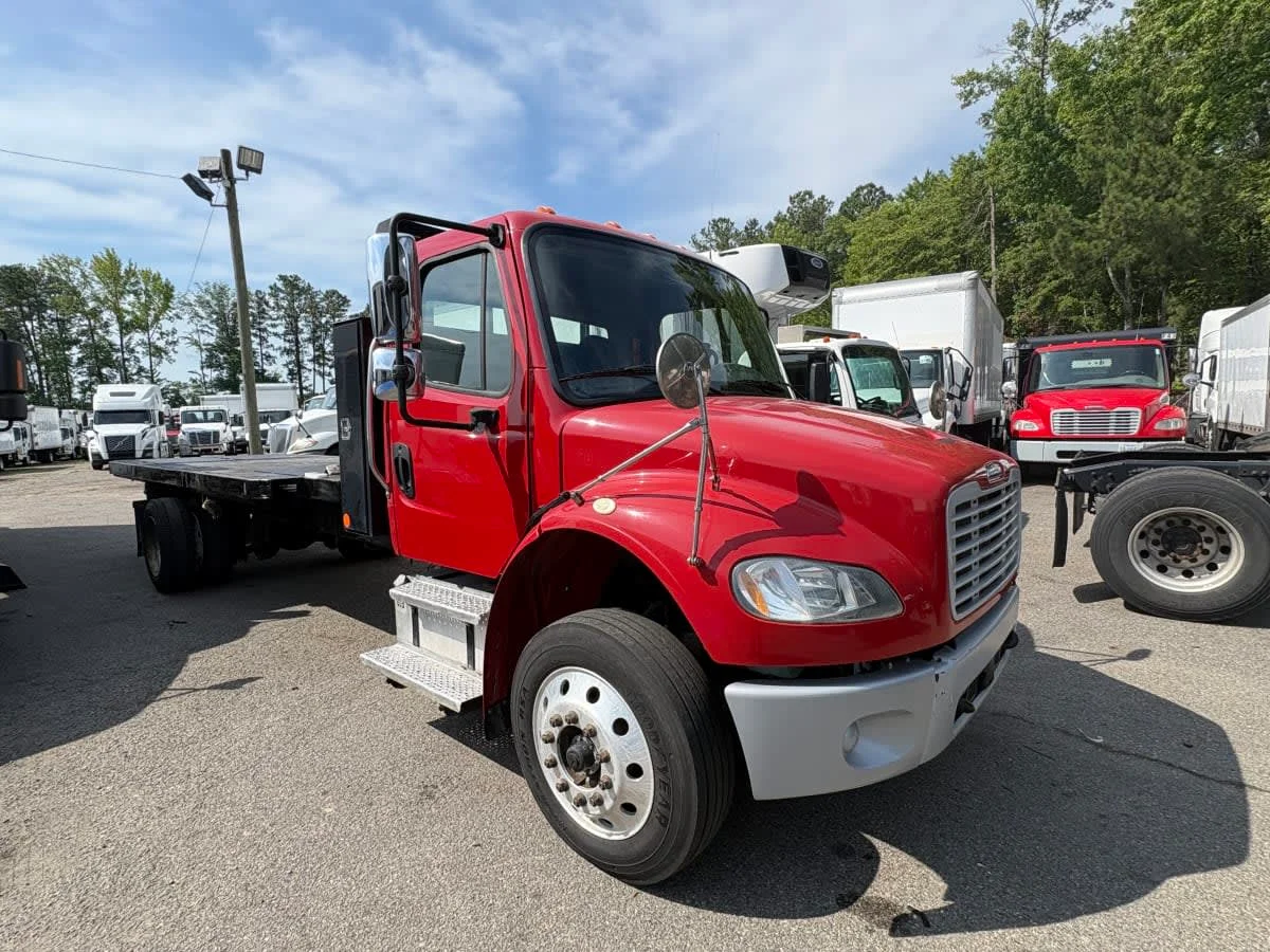 2020 Freightliner M2 106 in Ashland, VA — photo 3