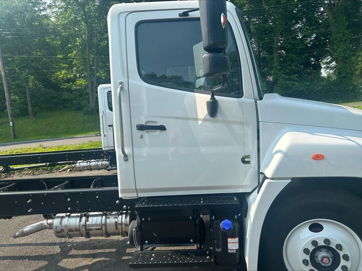 2026 Hino L6 - image 4