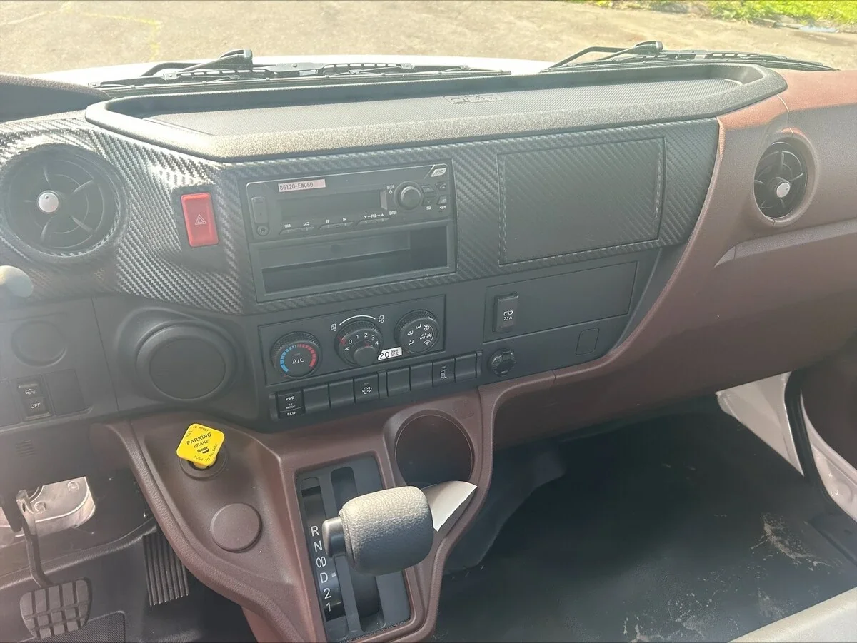 2026 Hino L6 - image 9