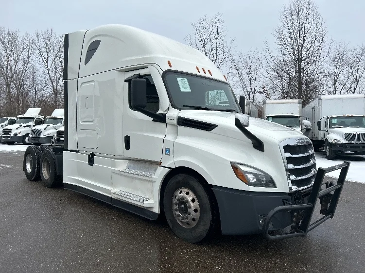 2022 Freightliner Cascadia in Akron, OH
