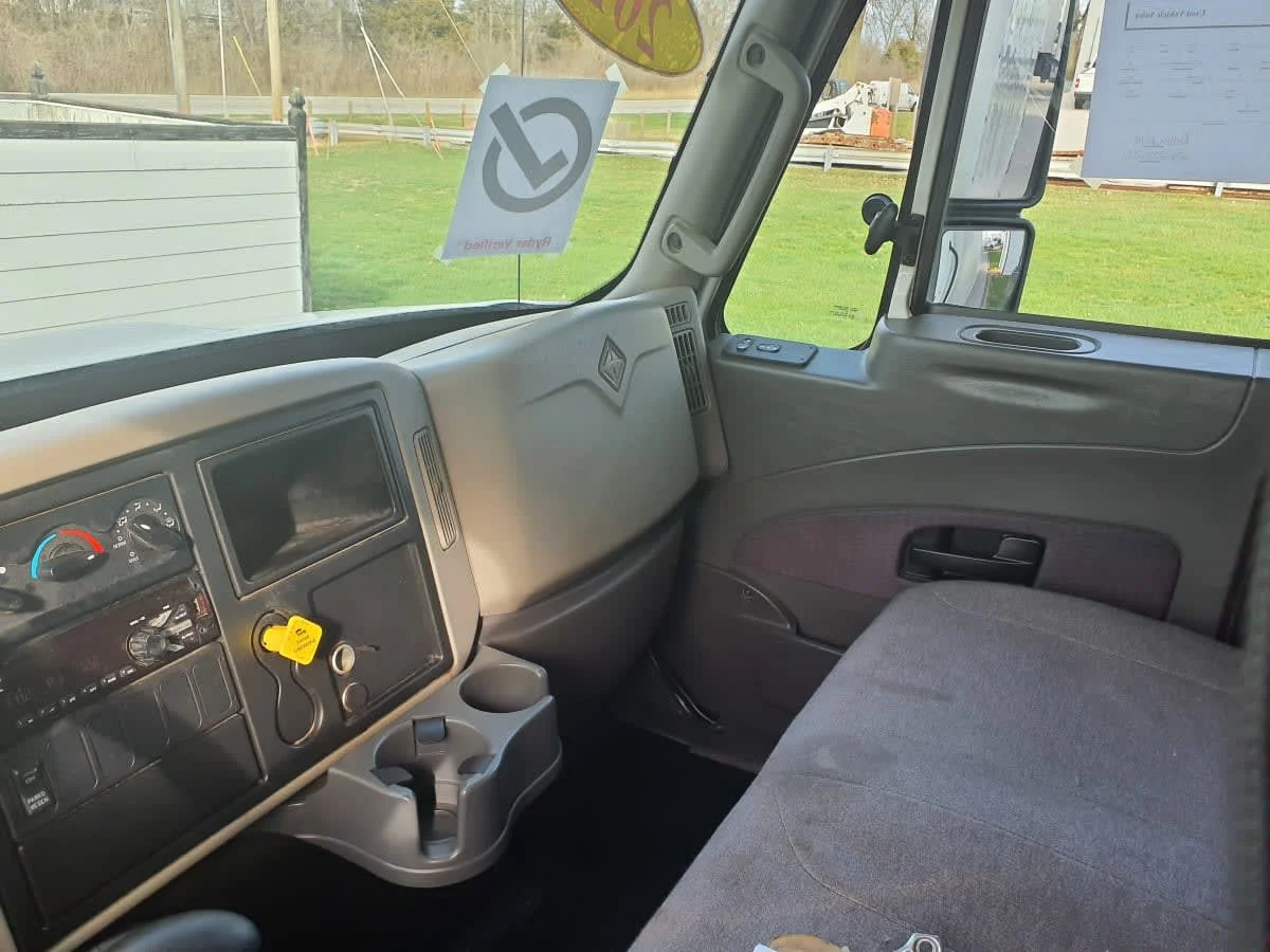 2018 International 4300 in O'fallon, MO — photo 7