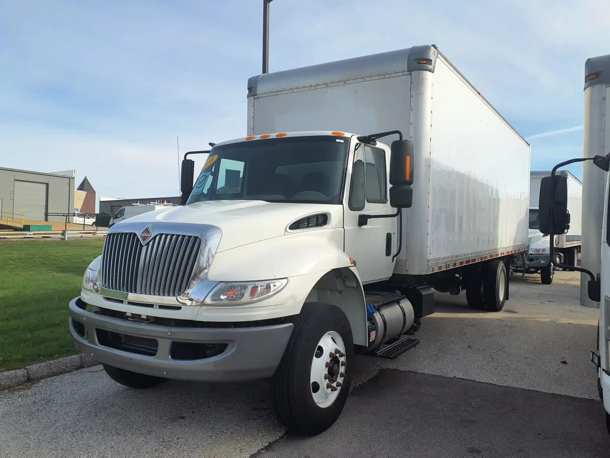 2018 International 4300 in O'fallon, MO