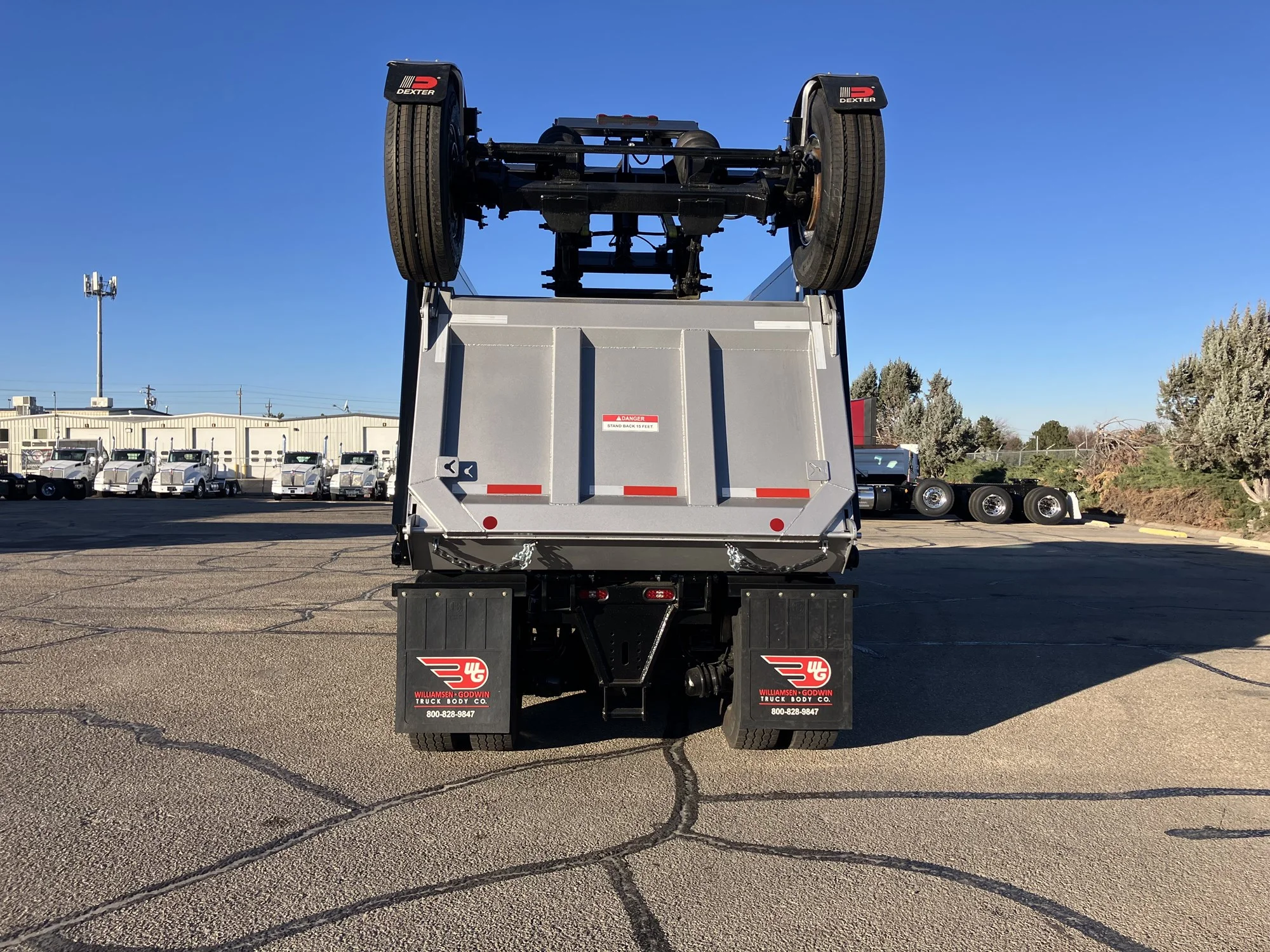 2026 Kenworth T880 - image 5