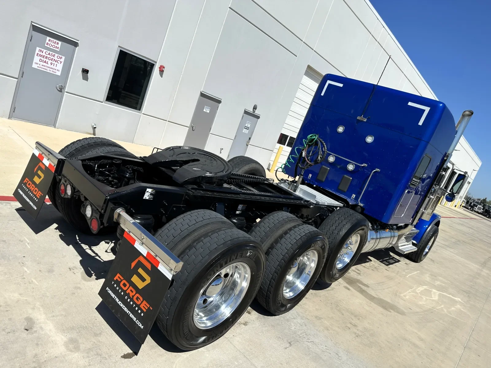 2025 Peterbilt 589 - image 11