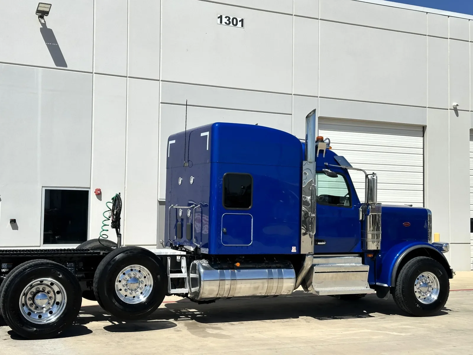 2025 Peterbilt 589 - image 7