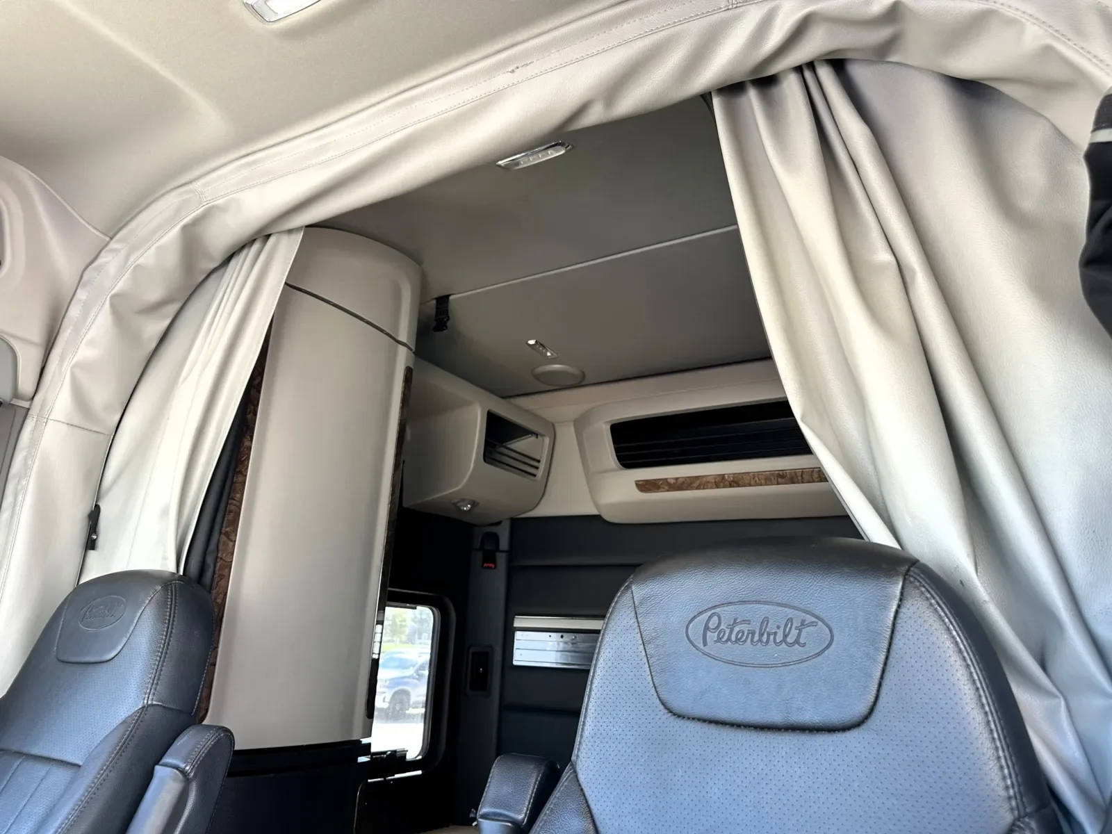 2025 Peterbilt 589 - image 20