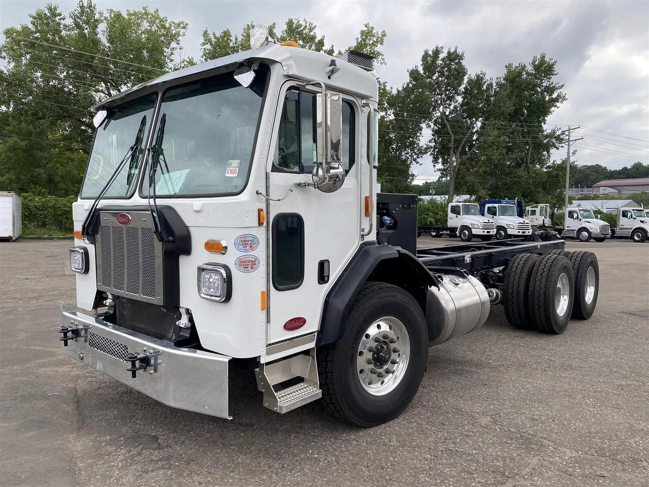 2025 Peterbilt 520 - image 12