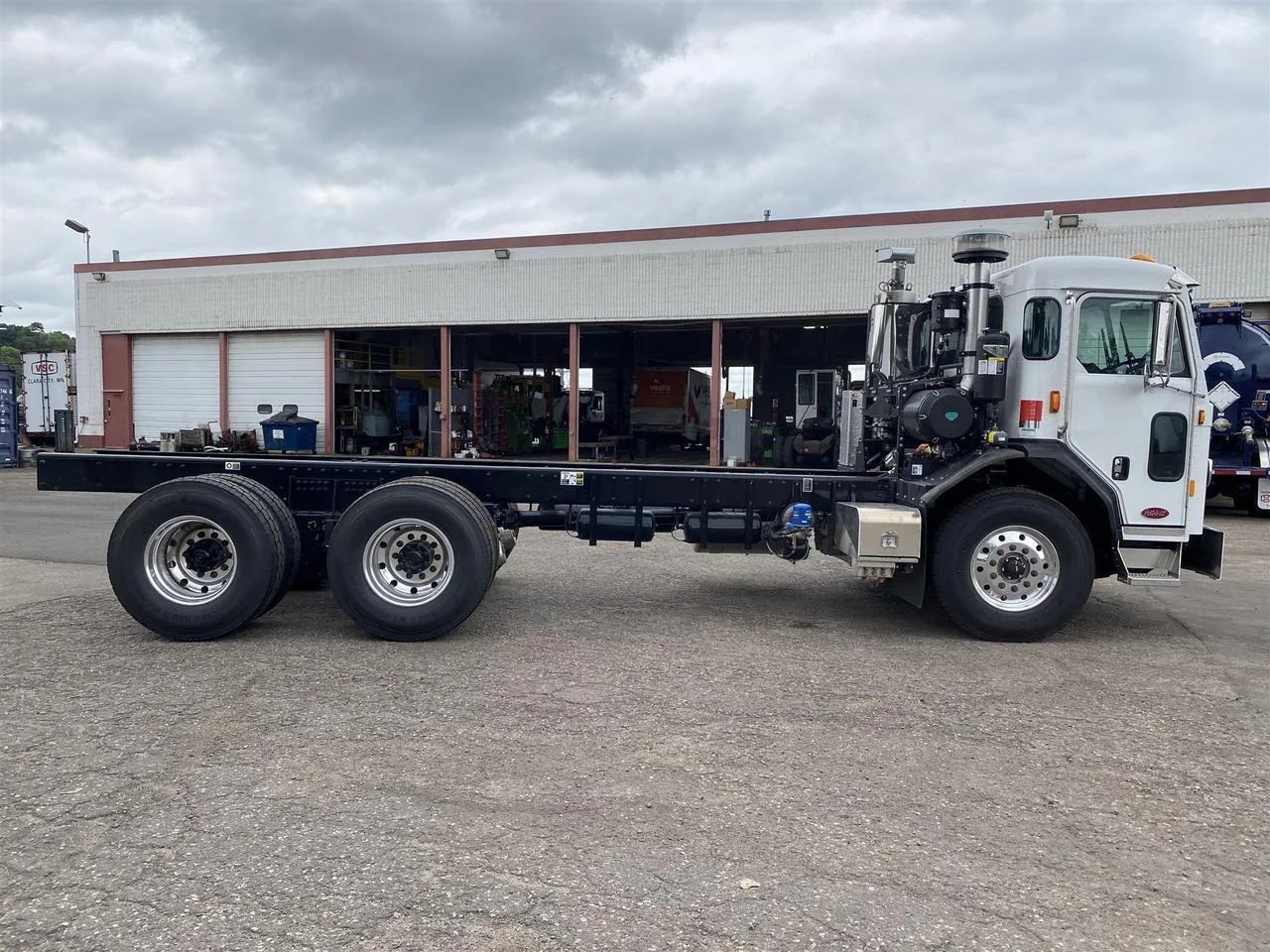 2025 Peterbilt 520 in South St. Paul, MN — photo 3