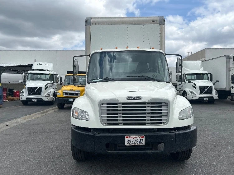 2016 Freightliner eM2 in Torrance, CA — photo 2