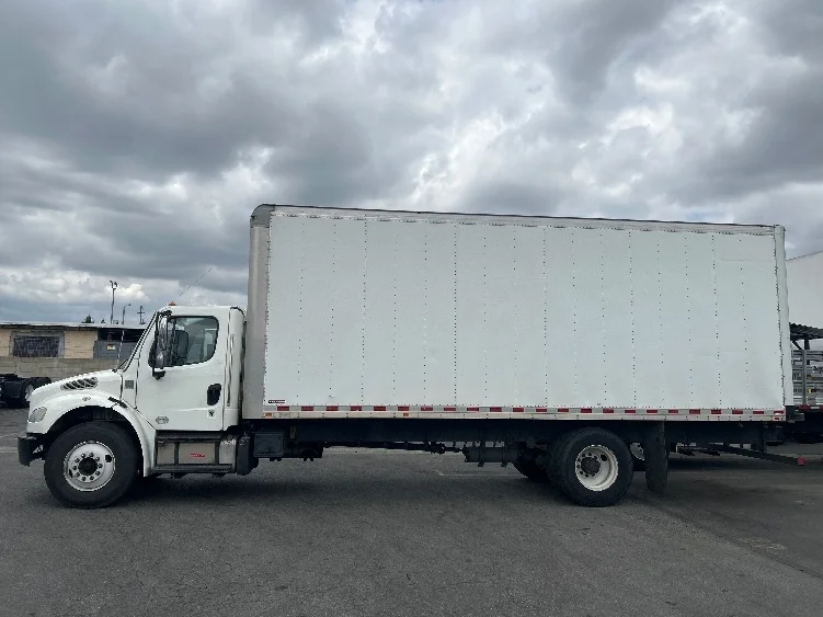 2016 Freightliner eM2 in Torrance, CA — photo 4