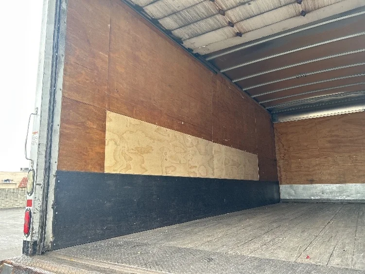 2016 Freightliner eM2 in Torrance, CA — photo 10