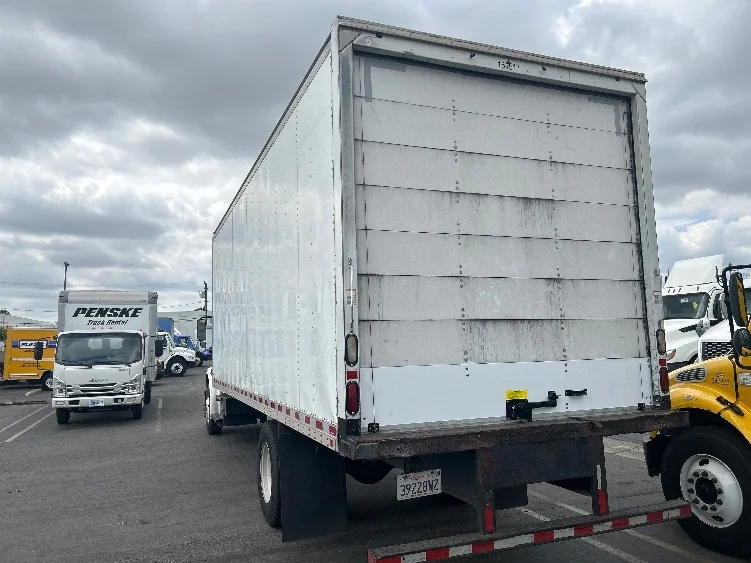2016 Freightliner eM2 in Torrance, CA — photo 6