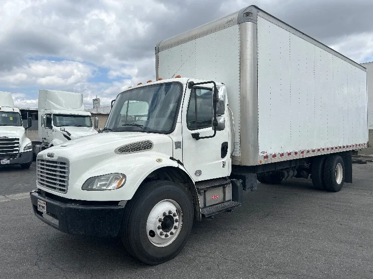 2016 Freightliner eM2 in Torrance, CA — photo 3