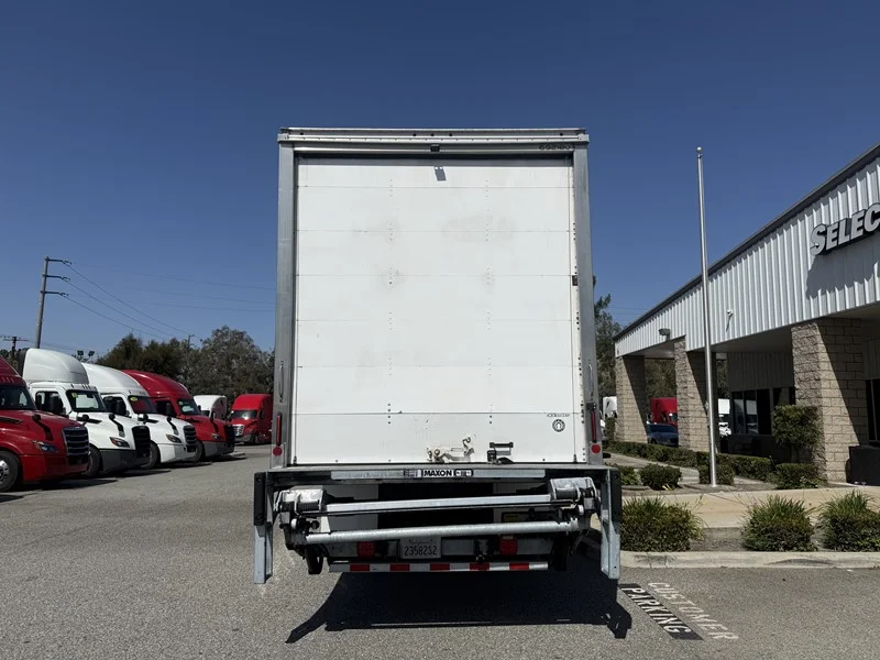 2019 Freightliner M2 106 in Selectrucks Fontana, CA — photo 5