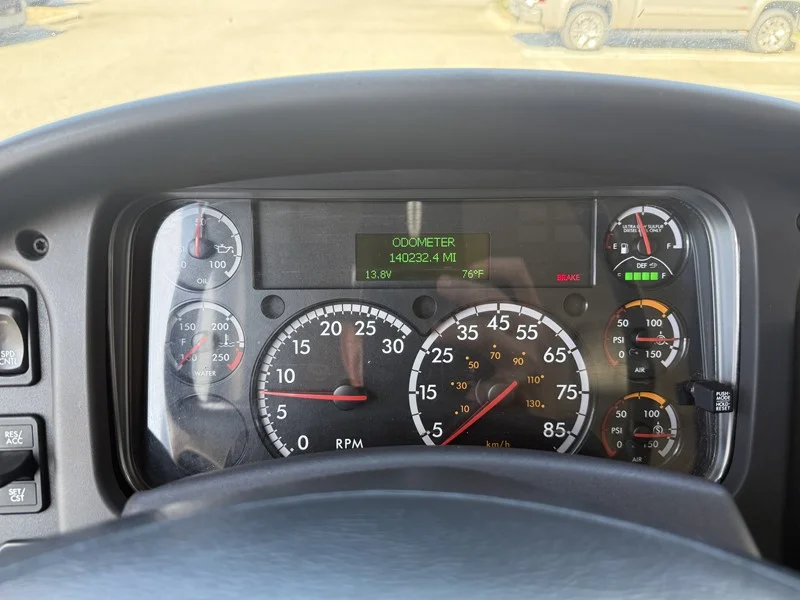 2019 Freightliner M2 106 in Selectrucks Fontana, CA — photo 9