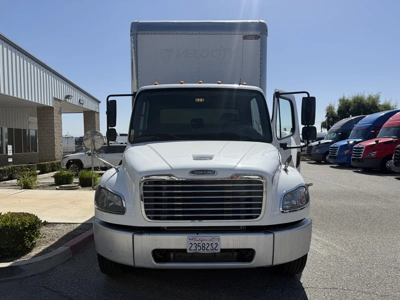 2019 Freightliner M2 106 in Selectrucks Fontana, CA — photo 2