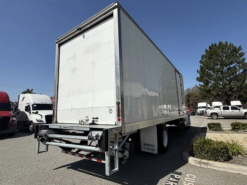2019 Freightliner M2 106 in Selectrucks Fontana, CA — photo 6
