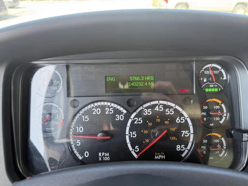 2019 Freightliner M2 106 in Selectrucks Fontana, CA — photo 10