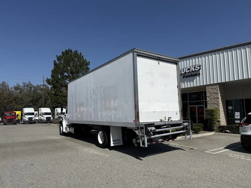 2019 Freightliner M2 106 in Selectrucks Fontana, CA — photo 4