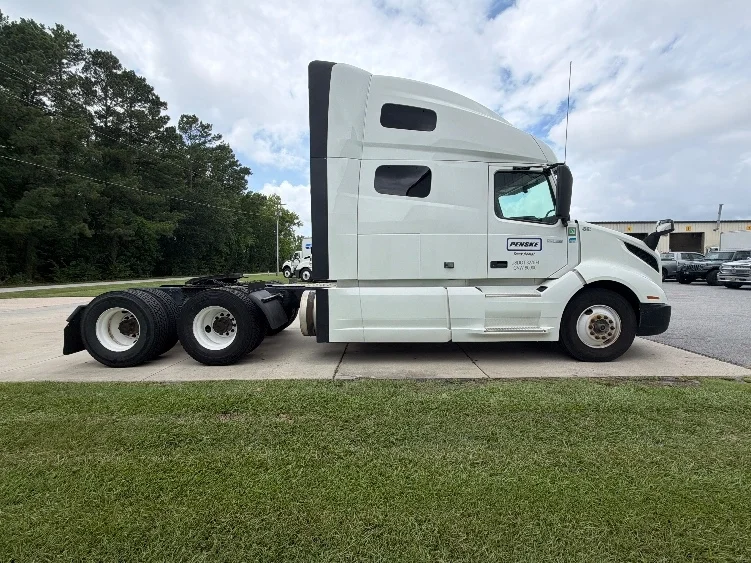 2022 Volvo VNL 760 in Mebane, NC — photo 7