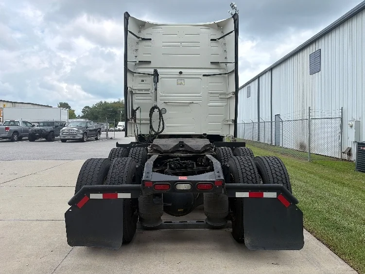 2022 Volvo VNL 760 in Mebane, NC — photo 5