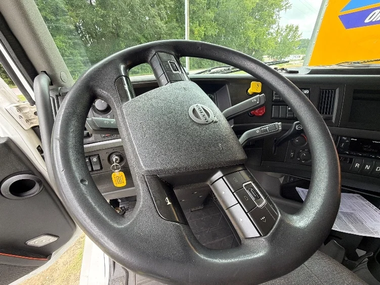 2022 Volvo VNL 760 in Mebane, NC — photo 10