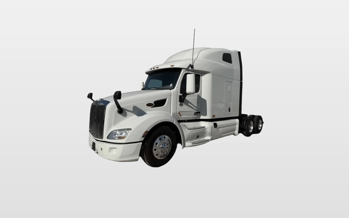 2022 Peterbilt 579 - image 1