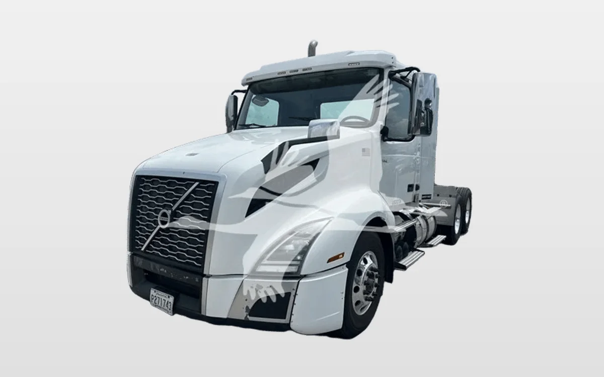 2020 Volvo - image 1