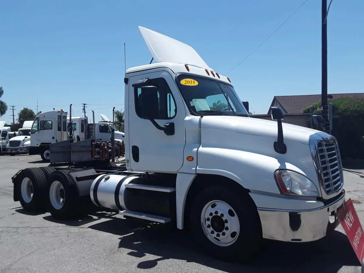 2018 Freightliner Cascadia in Montebello, CA — photo 3