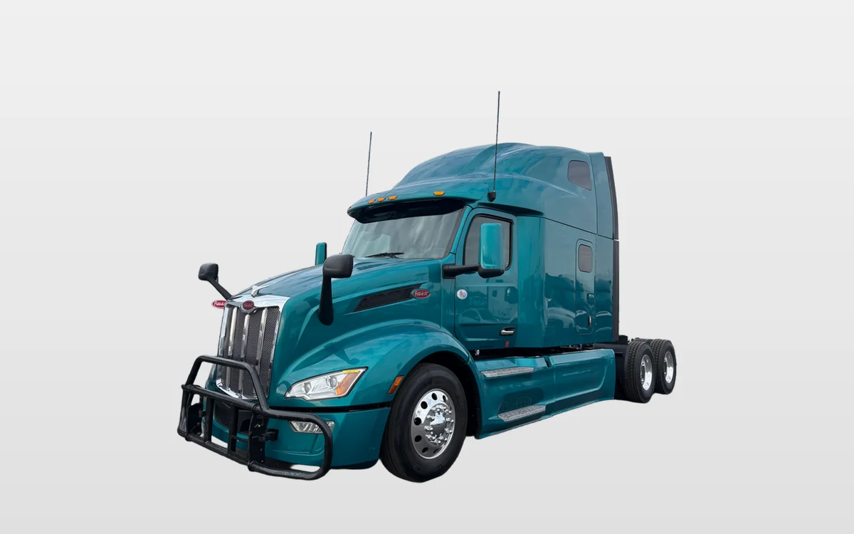 2023 PETERBILT 579 - image 1