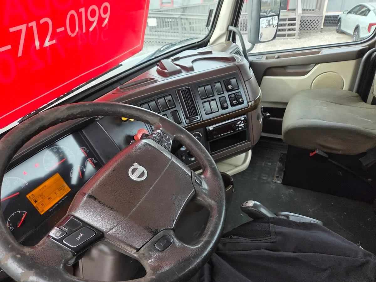2016 Volvo VNL 860 in St. Rose, LA — photo 7