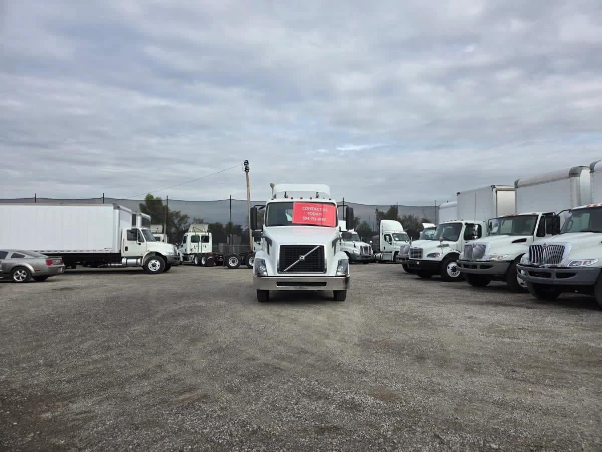 2016 Volvo VNL 860 in St. Rose, LA — photo 2